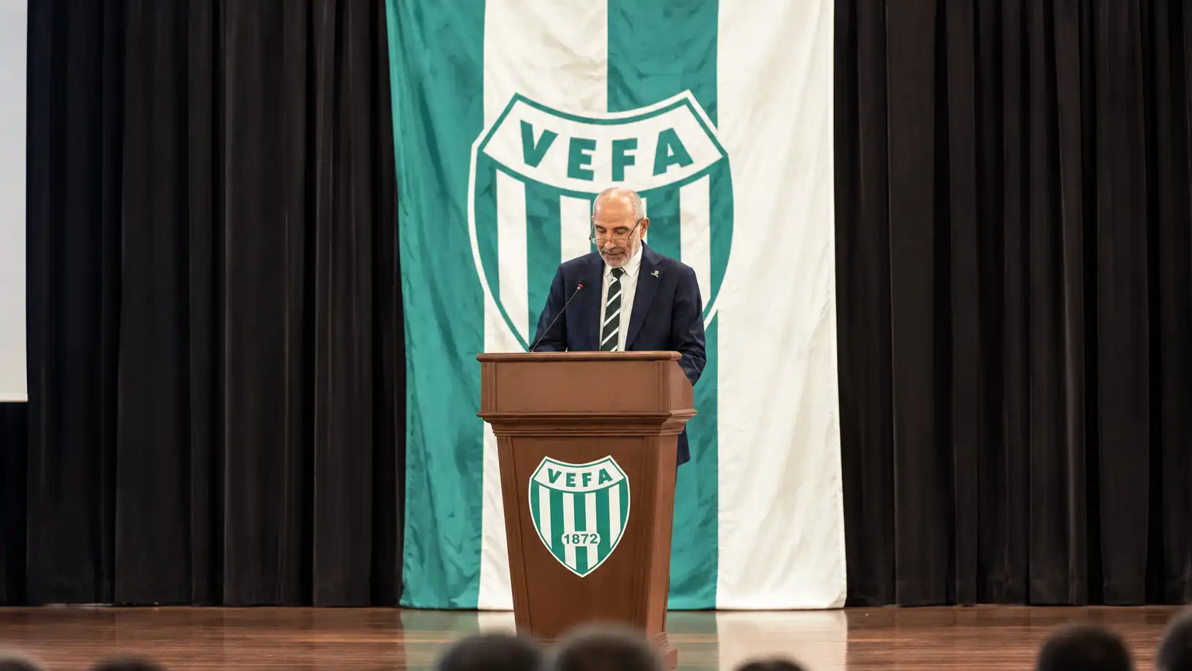 vefa-yeni-baskan